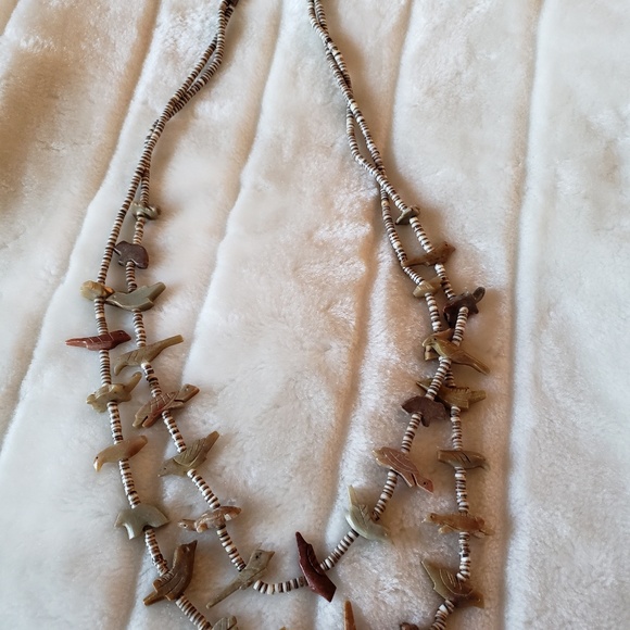 Hand-carved stone fetish necklace-EUC - Picture 3 of 3